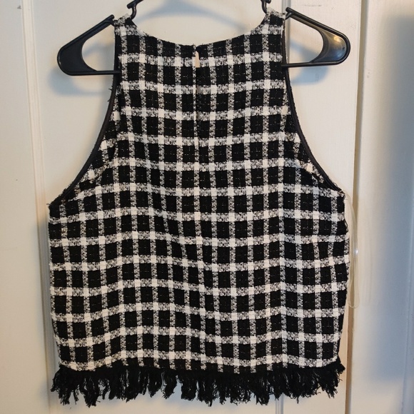 Black and White Top - Picture 3 of 5